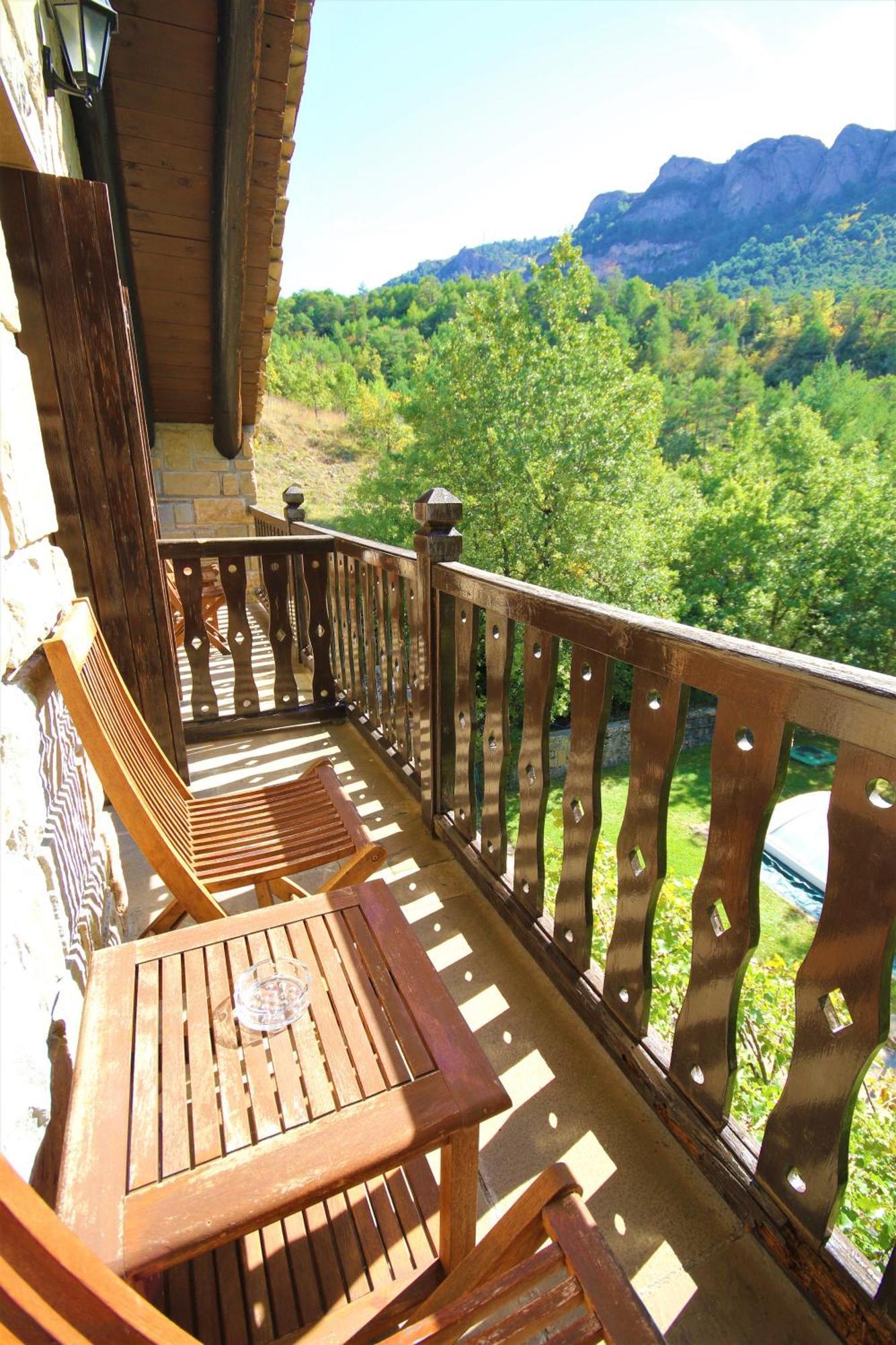 Hotel Rural El Mirador De Los Pirineos Santa Cruz De La Seros Exterior photo